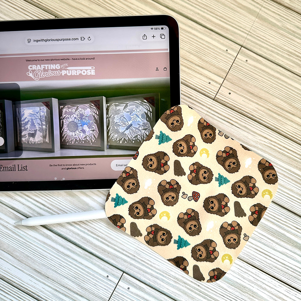 Tablet showing a Bigfoot screen cleaning cloth