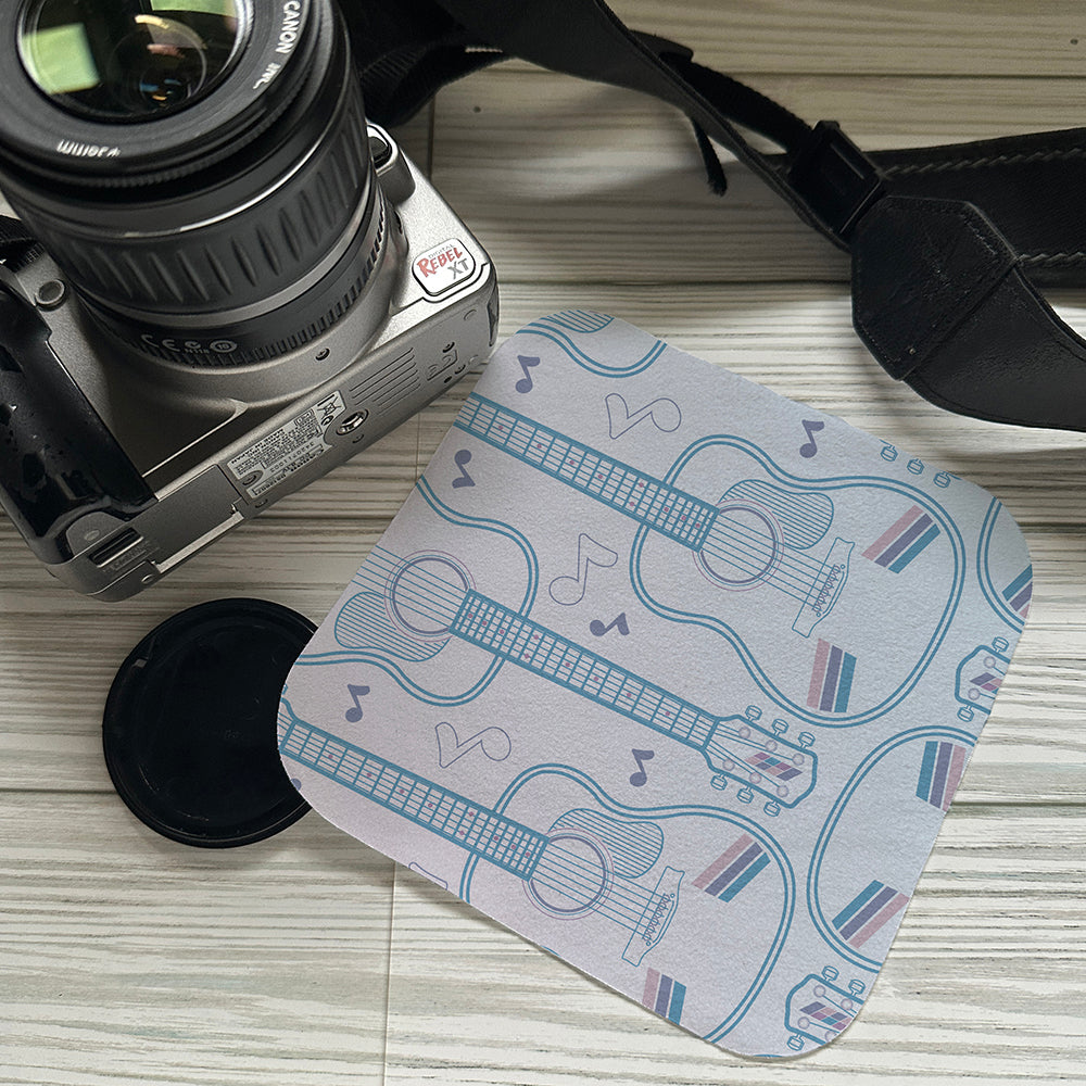 Acoustic guitar pattern on a screen cloth with a camera