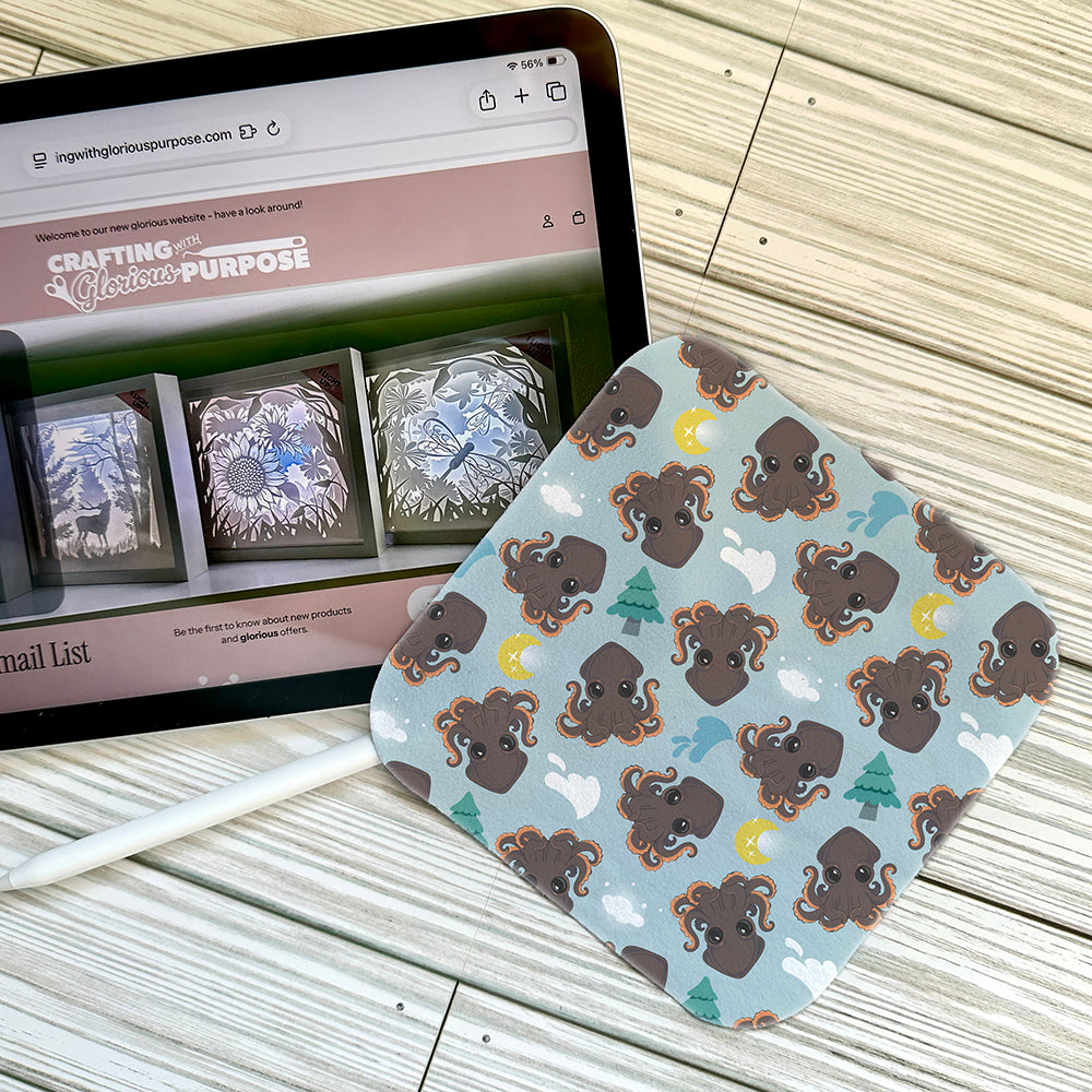 Kraken screen cloth with iPad
